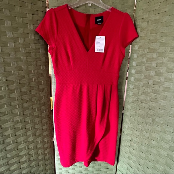 Anthropologie Dresses & Skirts - 🐞 NWT Anthropologie Maeve red rouge short sleeve fitted dress zip back size med